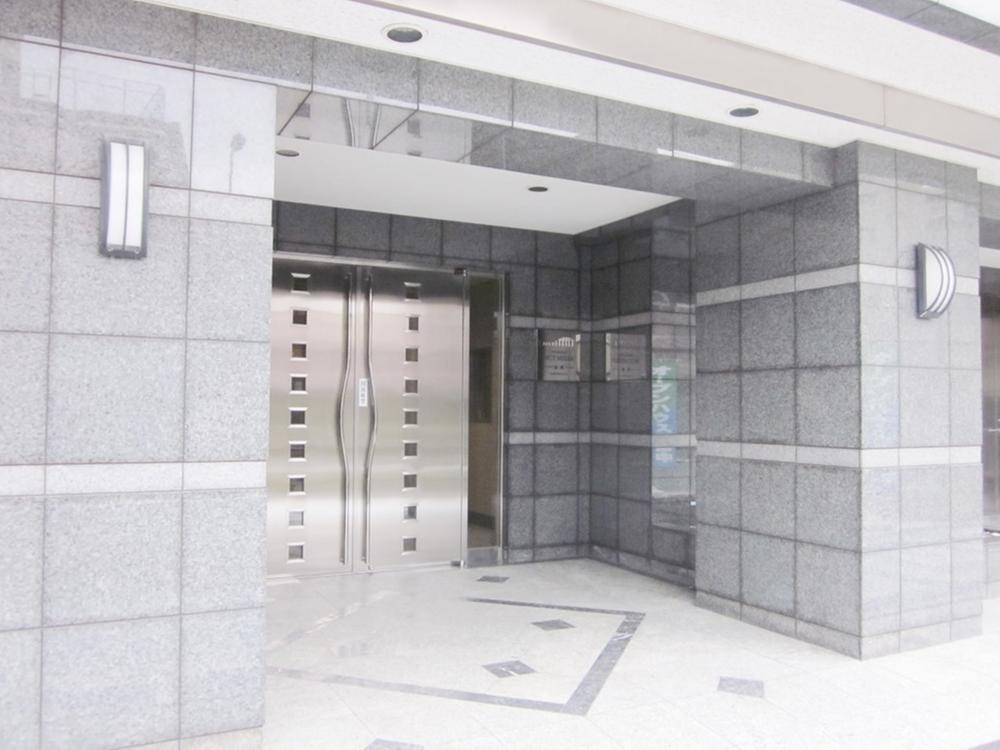 Other common areas. Entrance