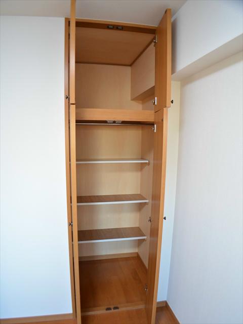 Receipt. Convenient storage