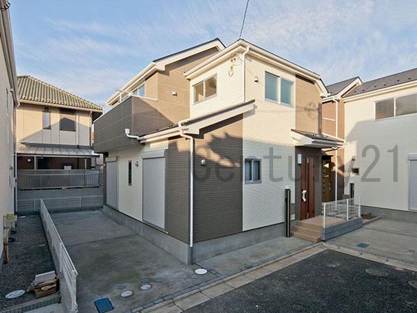 Local appearance photo. Building 2