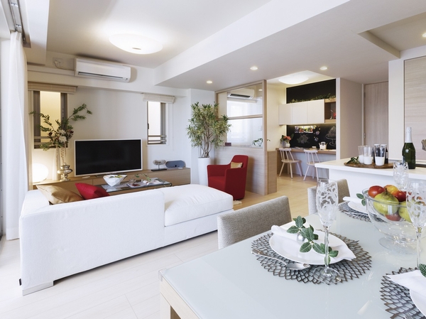 Open living that achieves two-sided opening ・ Dining (indoor photos all Type A menu plan model room. Menu plan is free of charge (some paid). Basic color kitchen ・ Powder Room select also supported (free of charge). All application deadline Yes)