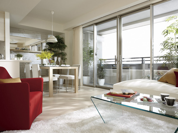 Living.  [living ・ dining] Haisasshi of height 2200㎜, Southwest ・ Living from the southeast ・ Light is poured into a full dining. ( ※ Less than, All models Room A type publication photograph of (including paid option), Free select ・ option, Paid options are both application deadline Yes)