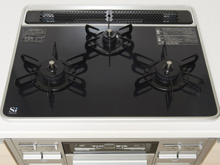 Kitchen.  [Hyper-glass coat stove] Beautiful appearance, Adopt a strong hyper glass top plate to heat and shock. It is easy to clean easy to wipe off the dirt.