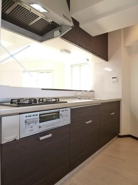 Kitchen. Counter kitchen bouncing natural conversation!