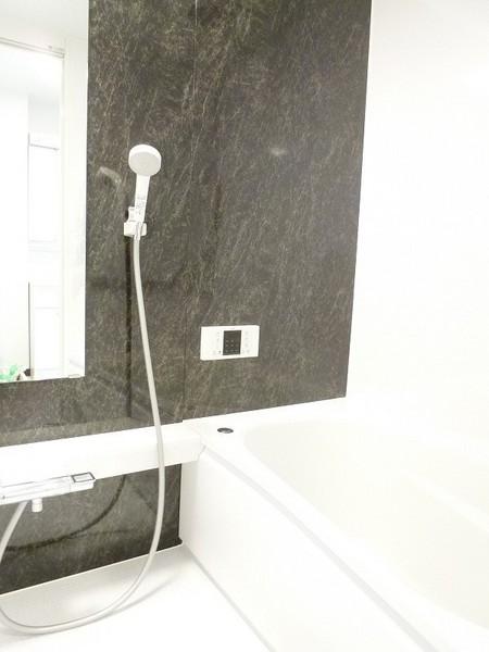 Bathroom. With reheating function, Anytime comfortable bath time!