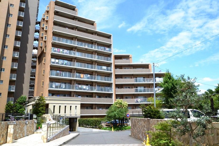 Local appearance photo. Mansion appearance