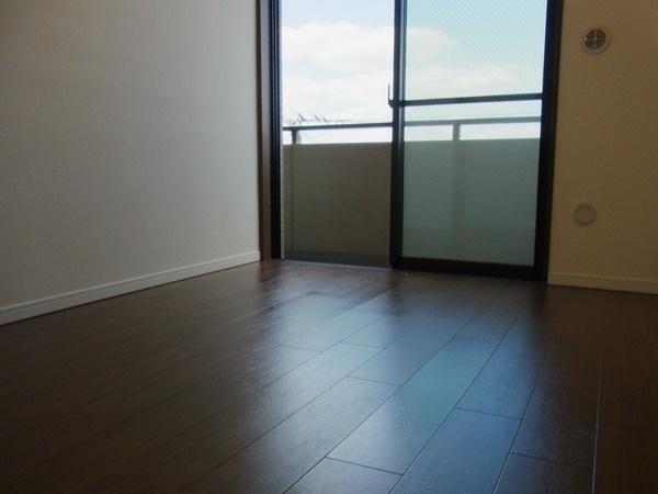 Non-living room. Receipt