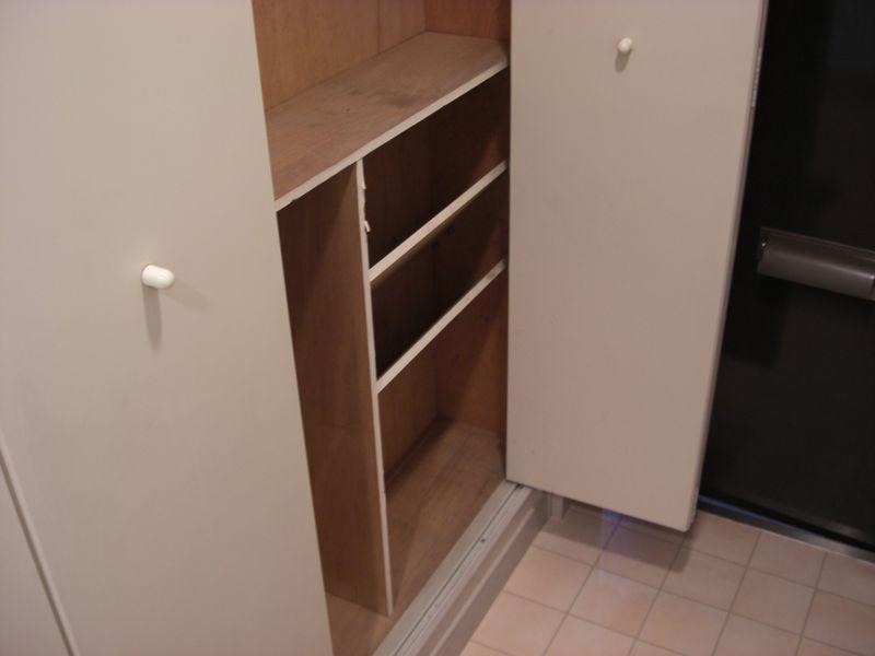 Entrance. Entrance footwear purse