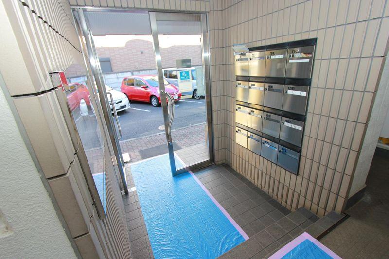 Entrance. Entrance hall