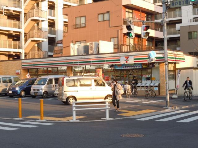 Convenience store. 160m to Seven-Eleven (convenience store)