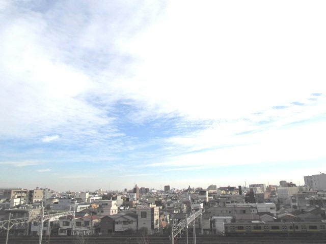 View photos from the dwelling unit. Is the view from the balcony. Southeast, 5 floor, It is missing the entire surface.