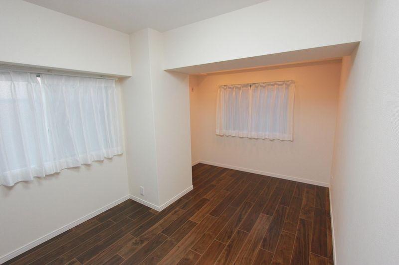 Non-living room. Western-style 6 Pledge introspection