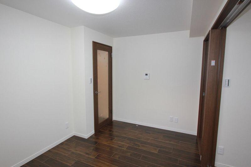 Non-living room. The entrance of the dining kitchen