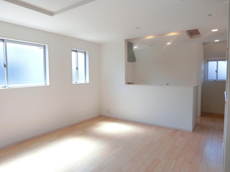 Living. Warm day enters your family smile is full of living (B Building)