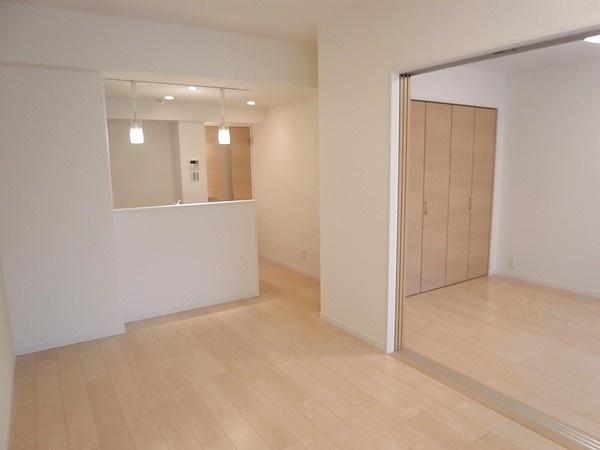 Living. Administrative expenses: 11380 yen / Month repair reserve: 9432 yen / Month dedicated garden use fee: 900 yen / Month