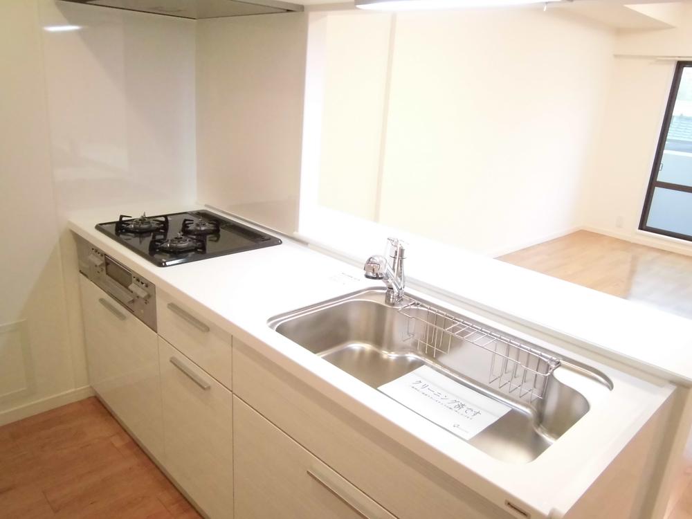 Kitchen. Water purifier is a built-in system kitchen