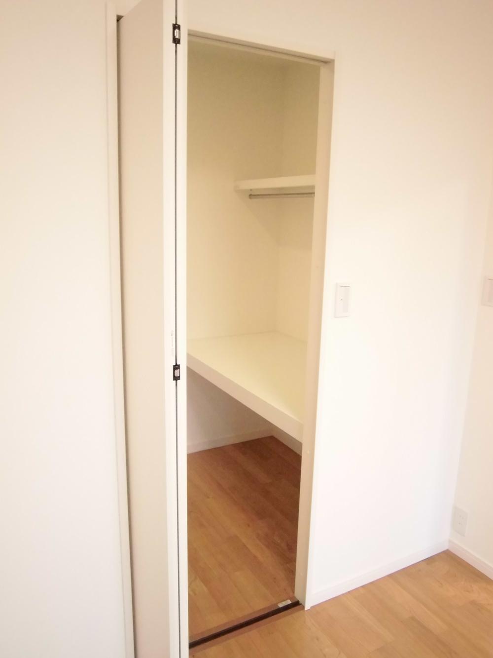 Receipt. Western-style closet