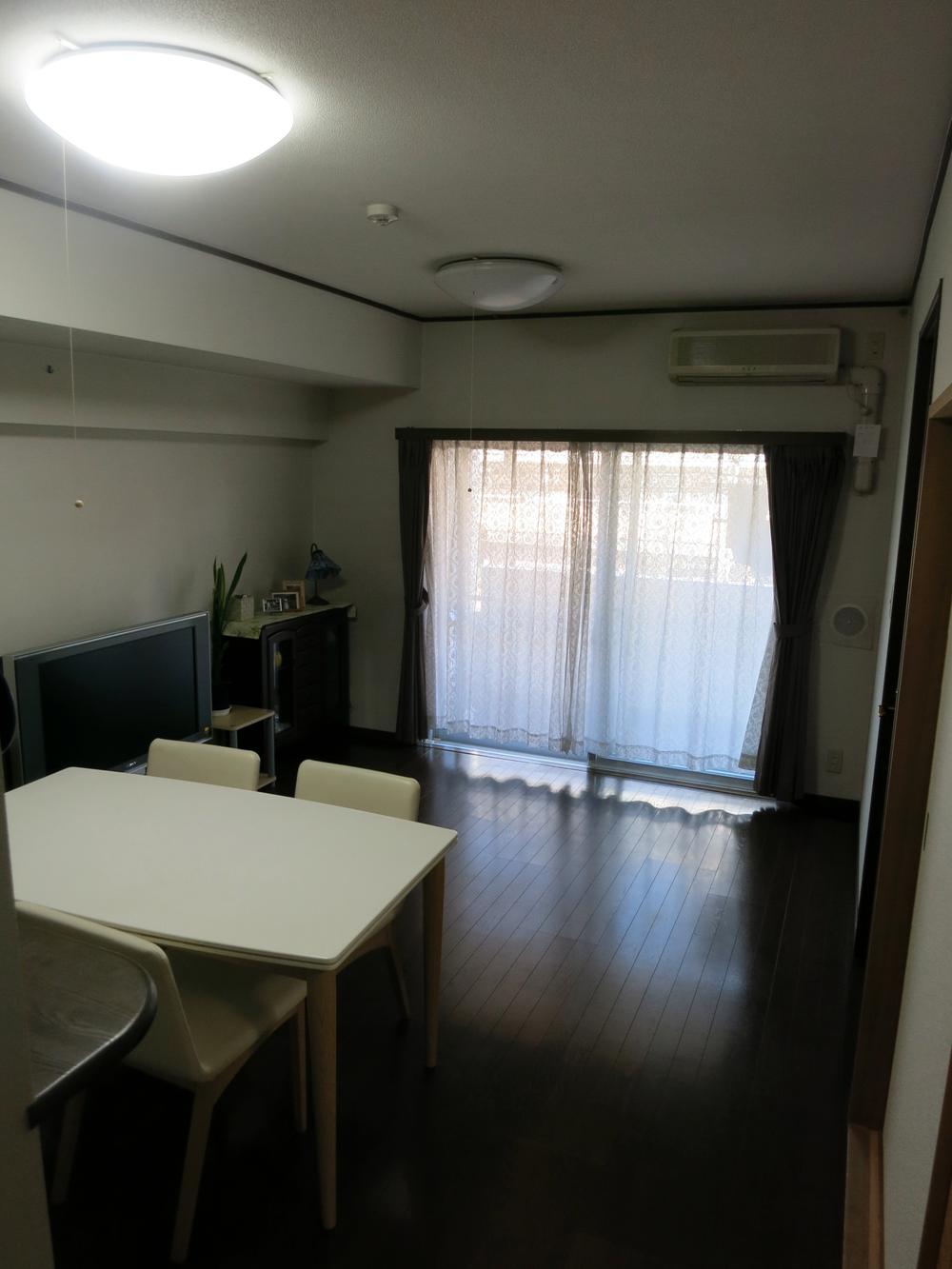 Living. (November 2013) Shooting