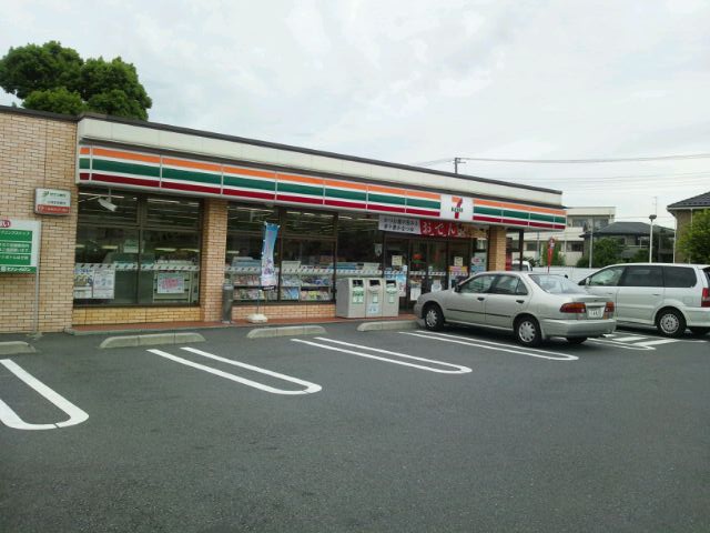 Convenience store. Seven-Eleven Higashihorikiri 3-chome up (convenience store) 223m