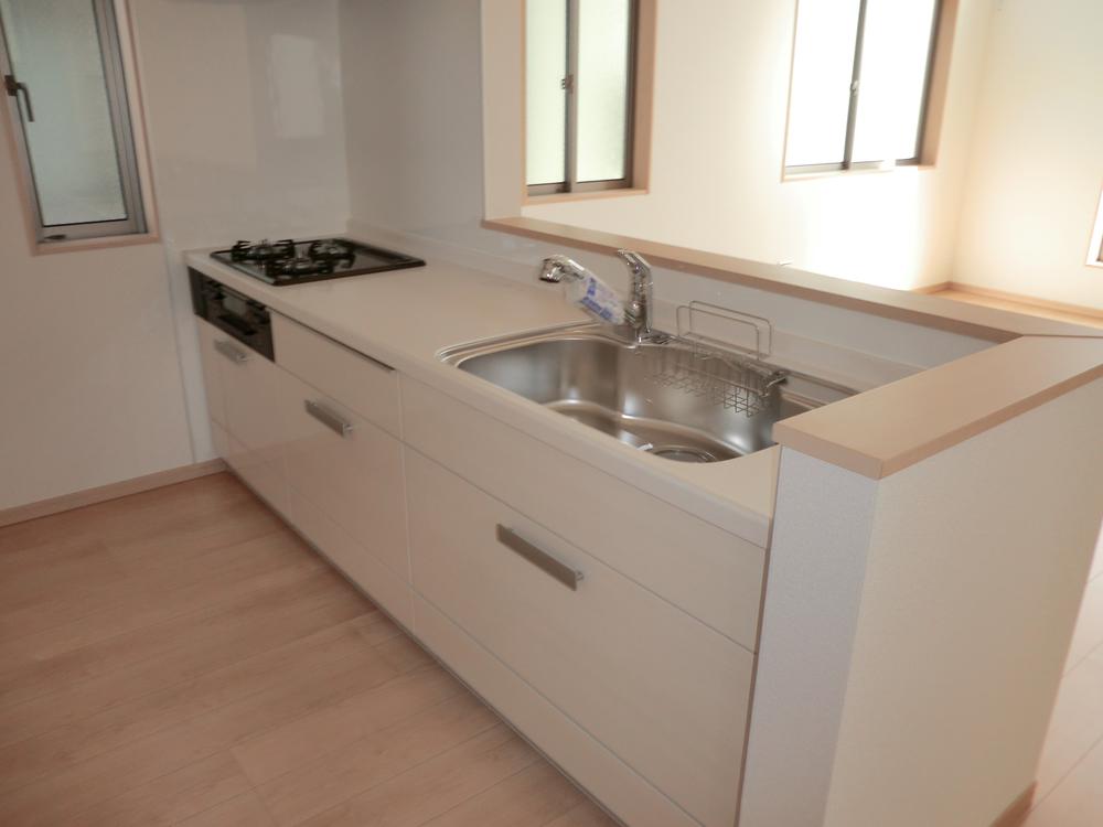 Kitchen. Local (10 May 2013) Shooting