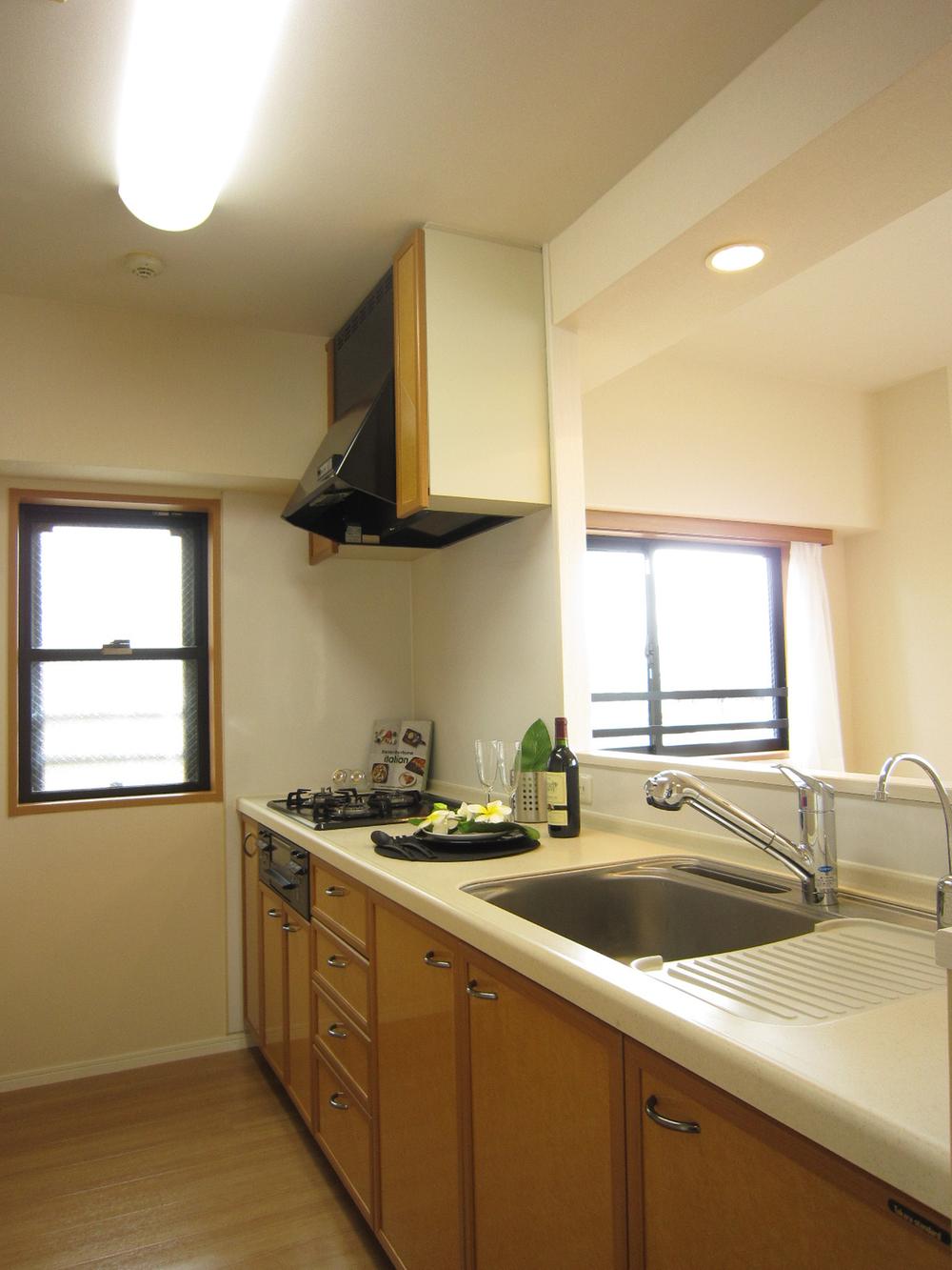 Kitchen. Indoor (10 May 2013) Shooting