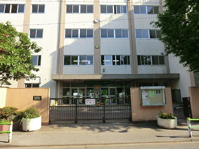 Junior high school. 600m to Katsushika Ward Ayase Junior High School