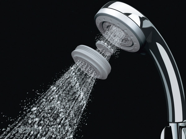 Bathing-wash room.  [Water-saving ・ Eco-full shower with energy-saving effect] By increasing the pressure in the shower, Shower head, which was also to allow the shower that momentum with a small amount of water. The company water-saving of about 35% compared with conventional water ・ There are energy-saving effect. (Same specifications)