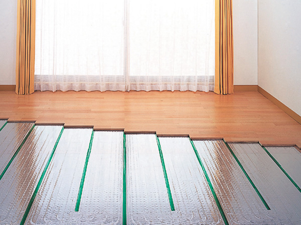 Other.  [TES hot water floor heating] living ・ The dining, Adopt the TES hot water floor heating to warm comfortably the whole room from feet. Dust and dirt unlike heating appliances of hot air is not Maiagara, And not worry about indoor air is dirty. Because gentle heating appliances on the body, It is safe at home with young children. (Same specifications)