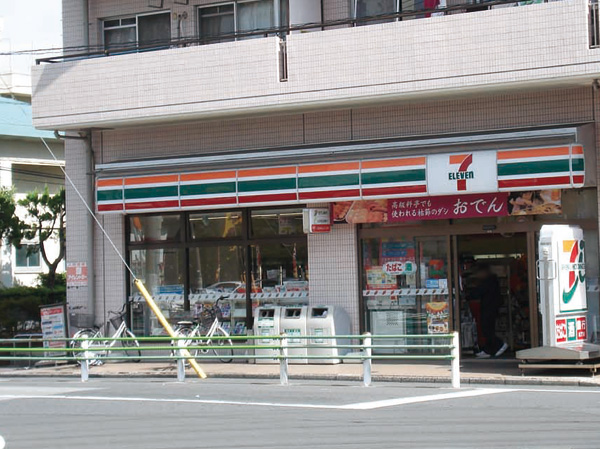 Surrounding environment. Seven-Eleven Katsushika Higashitateishi 1-chome (4-minute walk / About 320m ※ West Terrace) (a 4-minute walk / About 310m ※ East Terrace)