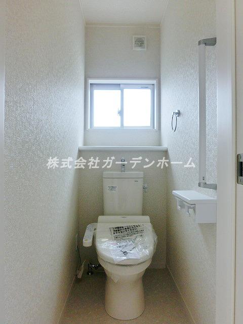 Model house photo.  ■ Because there restroom also two places, I am happy is such a busy morning ■