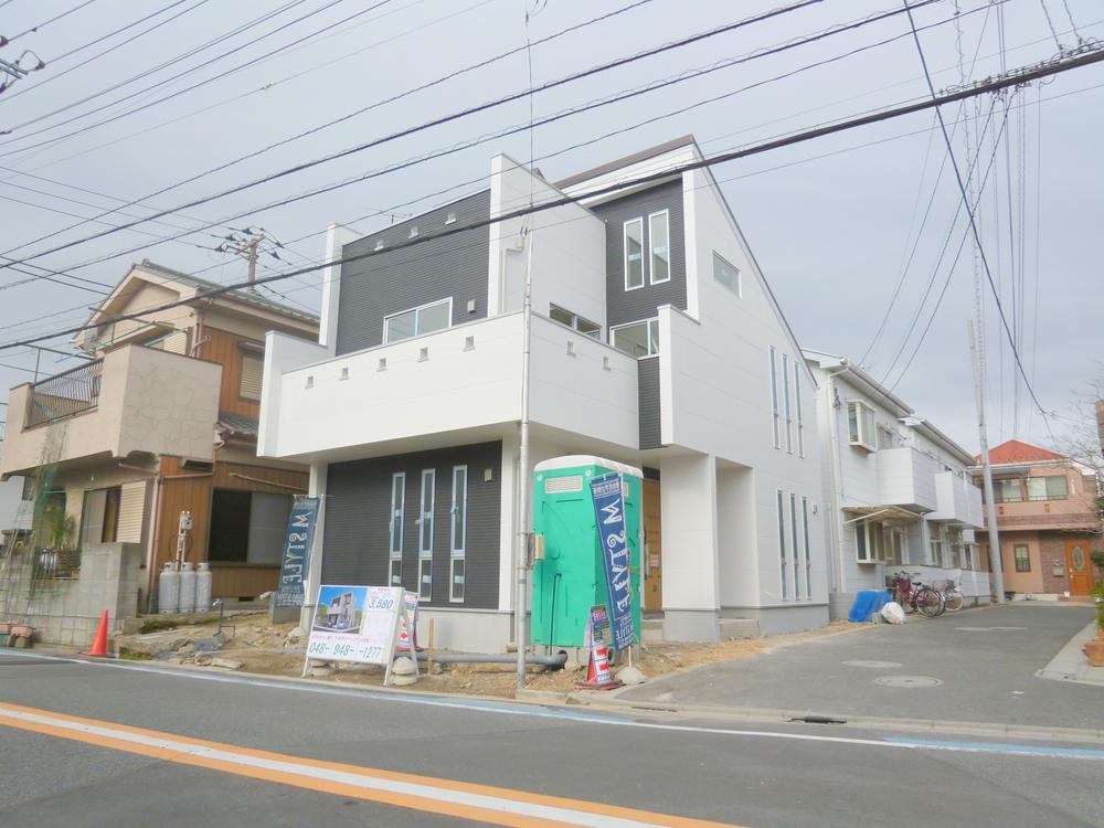 Local photos, including front road. Local (12 May 2013) Shooting