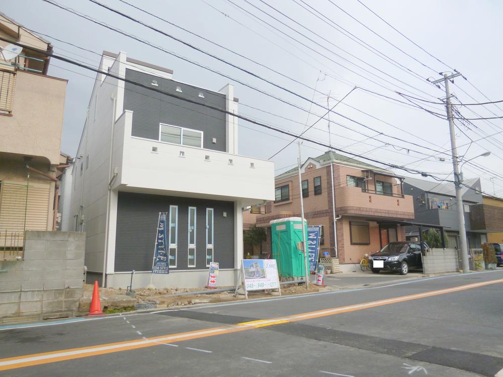 Local photos, including front road. Local (12 May 2013) Shooting