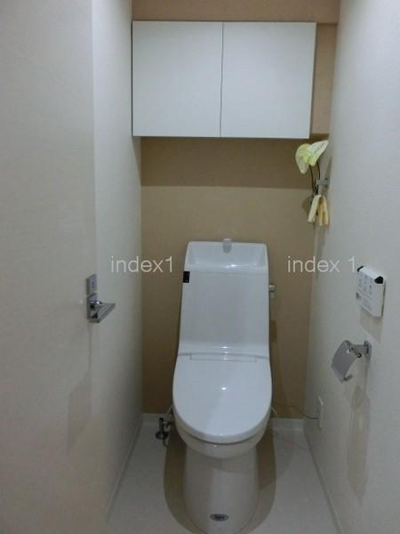 Toilet. Happy with Washlet ☆