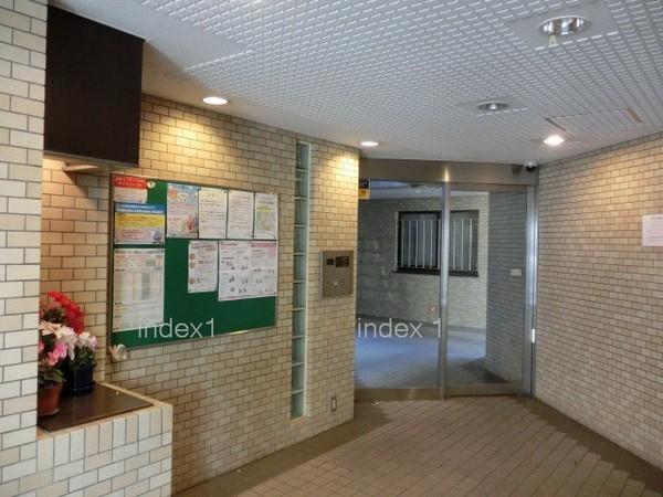 Entrance. Auto-Lock function of the peace of mind!