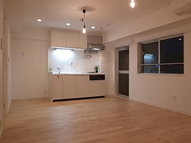 Same specifications photos (living). Image