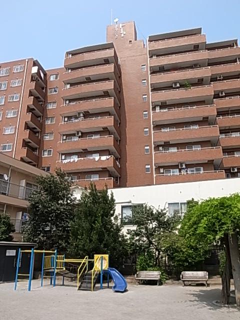 Local appearance photo. Park adjacent