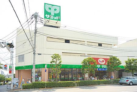 Supermarket. 615m until the Summit store Takinogawa autumn leaves Bridge shop