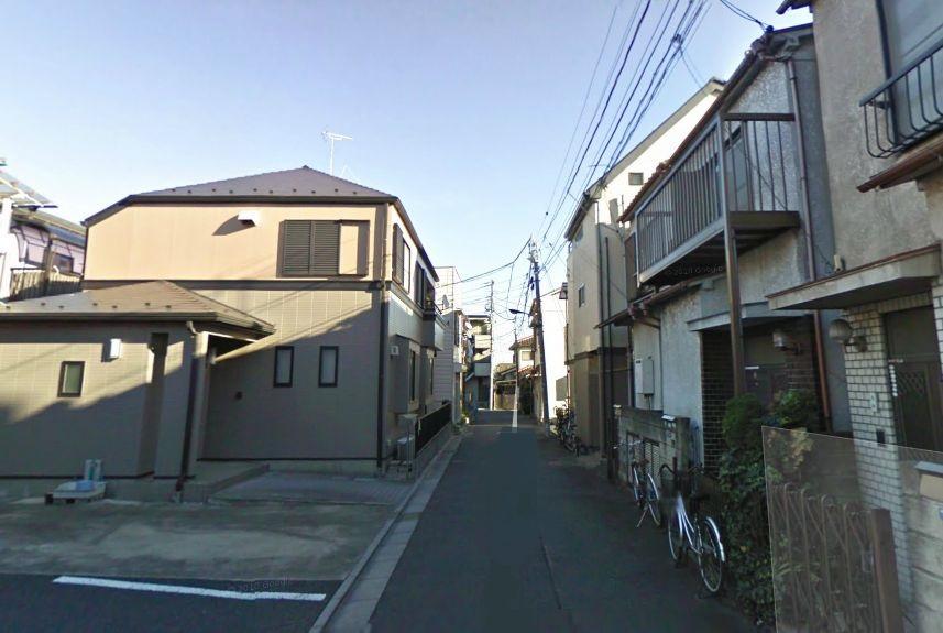 Local photos, including front road. Frontal road