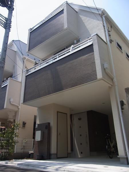 Rendering (appearance). Example of construction