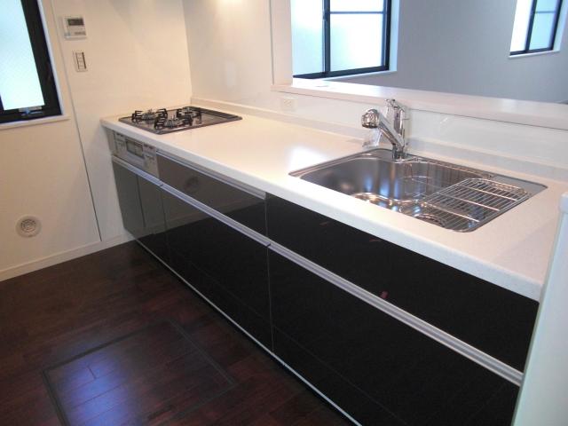 Kitchen. 2550mm face-to-face large open kitchen