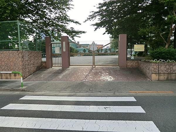 Junior high school. Horifune 766m until junior high school