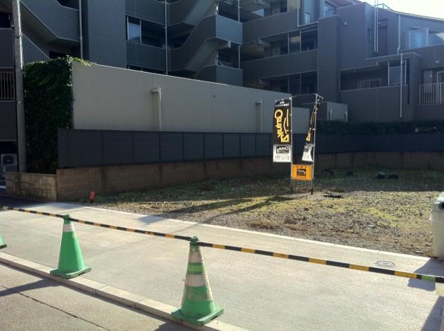 Local photos, including front road. Local (November 16, 2013) Shooting Frontal road Setsuka construction work already