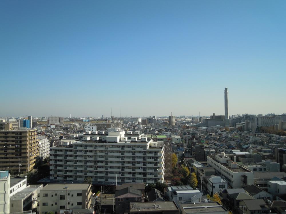 View photos from the dwelling unit. View from the site (November 2013) Shooting