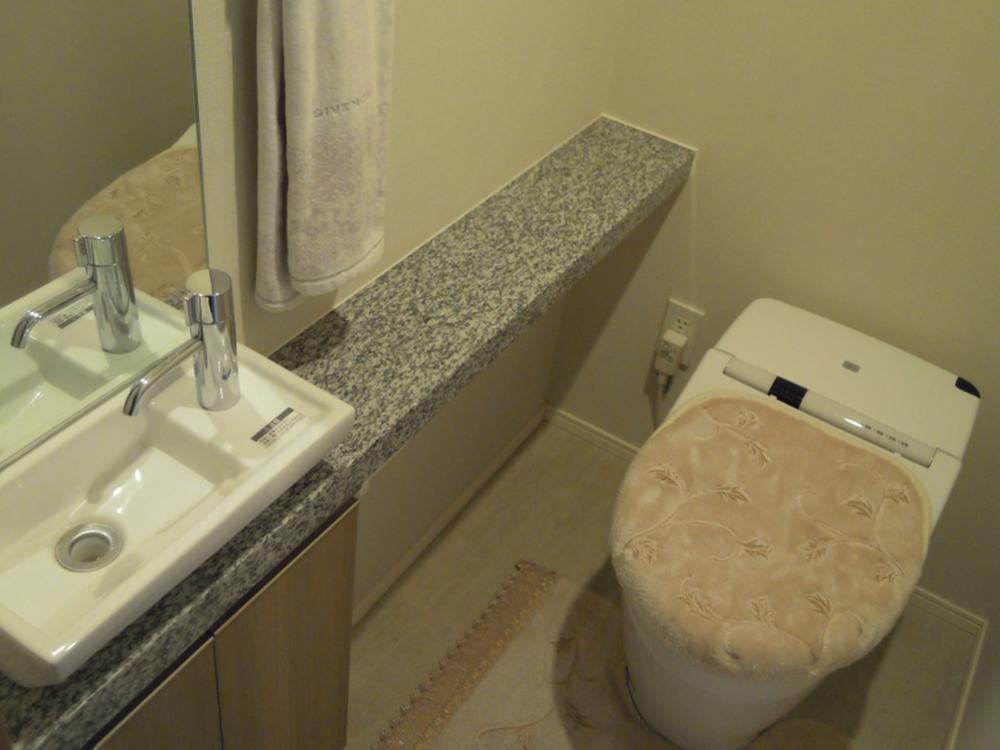 Toilet. Indoor (11 May 2013) Shooting