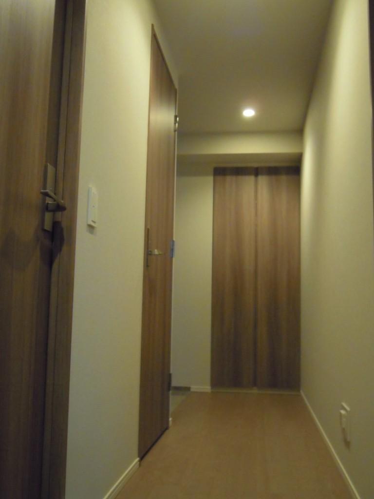 Entrance. Local (11 May 2013) Shooting