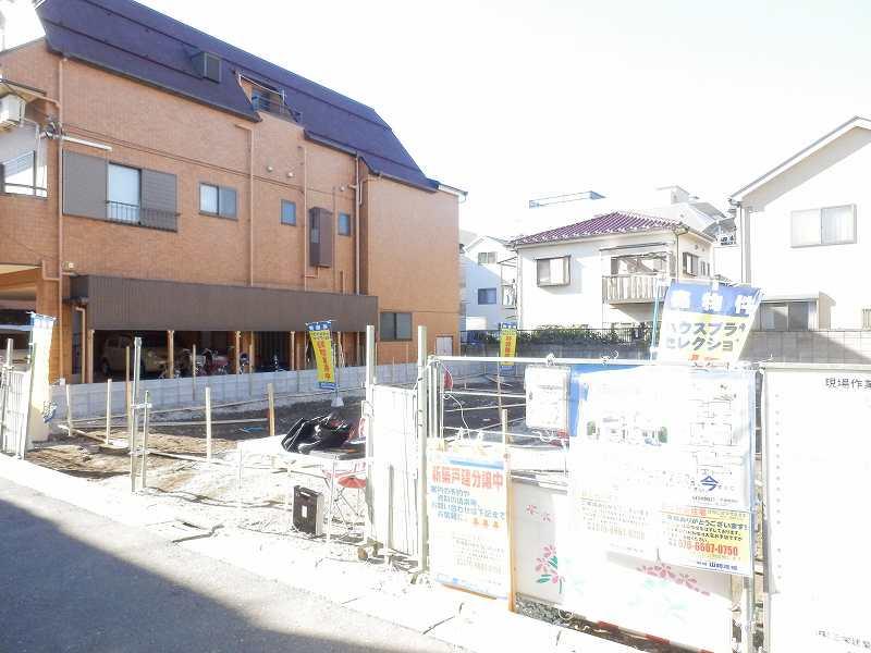 Local photos, including front road. Local (12 May 2013) Shooting