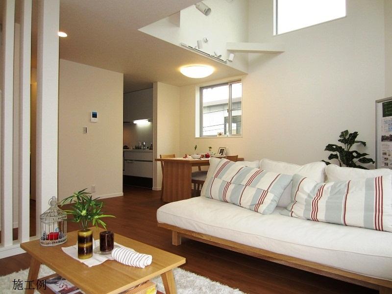 Same specifications photos (living). Example of construction