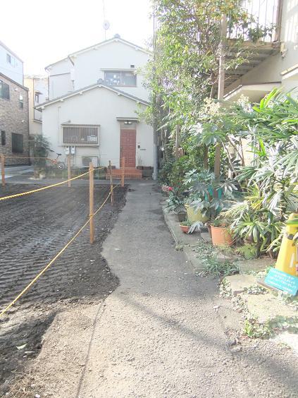 Local photos, including front road. Local (January 2014) Shooting