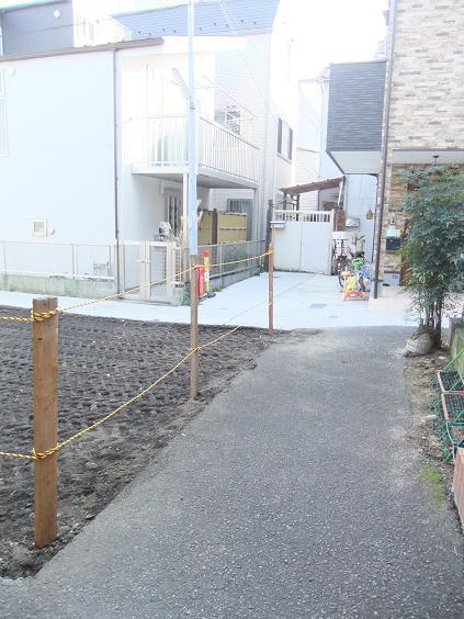 Local photos, including front road. Local (January 2014) Shooting