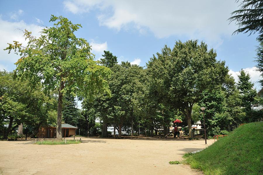 Other. Fukuromachi park which is located just a 2-minute walk. Go take every day this distance if small children. Likely it can also be used as a place of communication between mom. Also, 2-minute walk ~ Large familiar of the 16 minutes ・ Good environment also dotted with small parks.