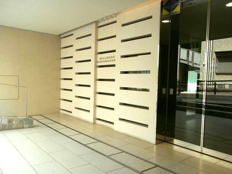 Entrance. Common areas